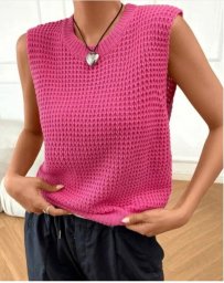 Розовый топ, связанный спицами: элегантность и стиль этим летом
