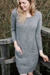 Базовое женское платье с карманом, вяжем спицами