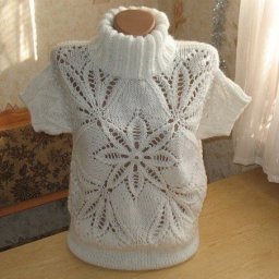 Интересный пуловер с утепленным горлышком