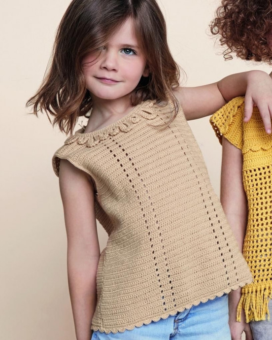 Вяжем детям: Бежевый топ для девочки