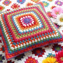 Веселые подушки из мотивов