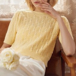 Укороченный джемпер с бусинами