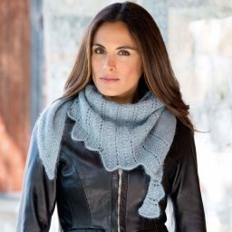 Красивая треугольная шаль, вяжем спицами