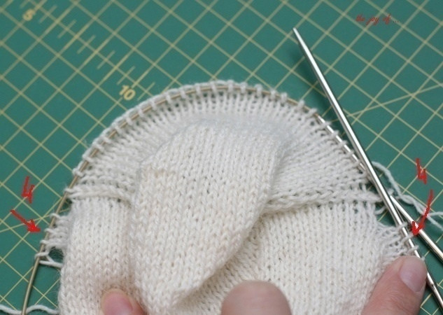 Миленькие короткие носочки на лето спицами