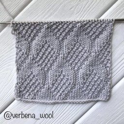 Рельефный узор  спицами, вяжем из лицевых и изнаночных петель