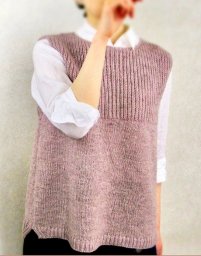 Женская безрукавка, связанная спицами — must-have вязаного гардероба