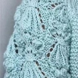 Ажурный узор с объёмными элементами, вяжем спицами