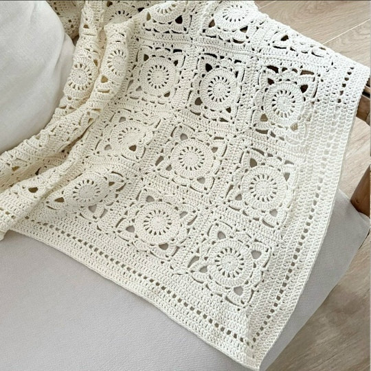 Покрывало из мотивов крючком