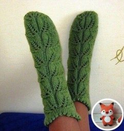 Зеленые носки спицами