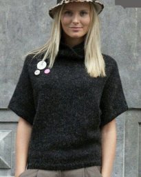 Темный пуловер оверсайз