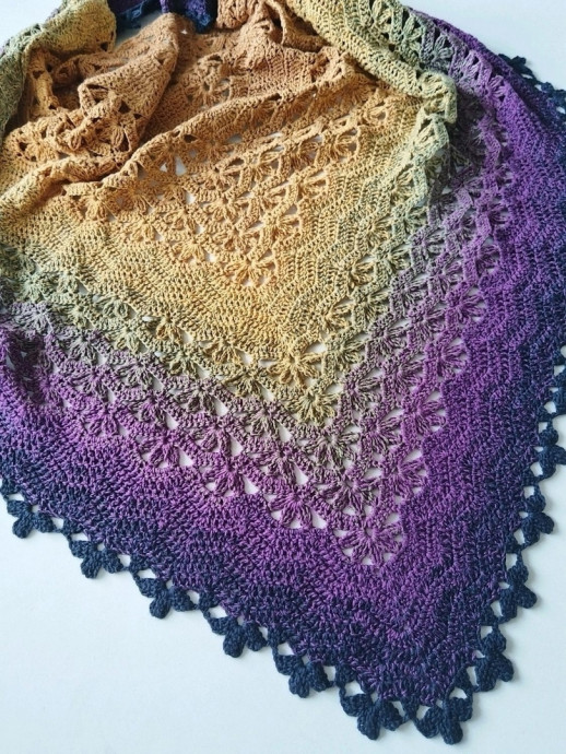 Очаровательная шаль из Yarnart Flowers Очаровательная шаль из Yarnart Flowers