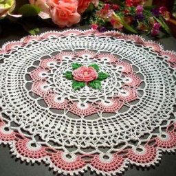 Вяжем крючком нарядную салфетку из хлопковой пряжи. Схема