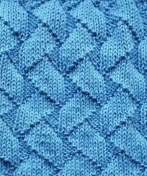 Интересный узор спицами