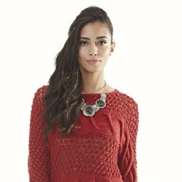 Стильный пуловер для уютной осени