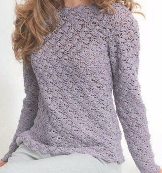 Нежный пуловер для любителей вязать спицами