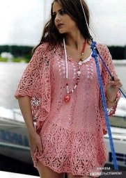 Туника спицами с ажурным узором на широченных рукавах и по низу