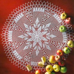 Невесомая сафлетка, связанная крючком