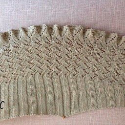 Интересный узор спицами