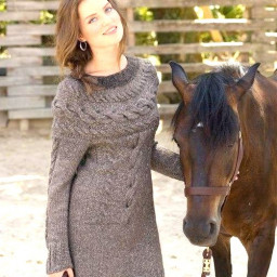 ​Платье с кокеткой с узором из «кос»: схема, описание, выкройка