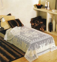 Вяжем ажурный плед крючком