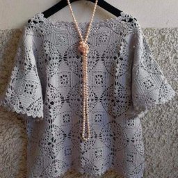 Нежная кофточка из мотивов