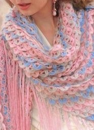 Шаль и митенки крючком узором из лепестков