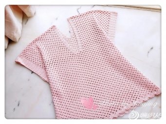 Топ крючком сетчатым узором