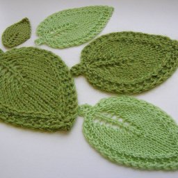 Вяжем листочки спицами