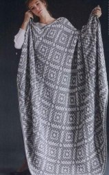 Плед мозаичным вязанием