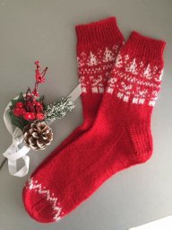 Очаровательные носочки спицами