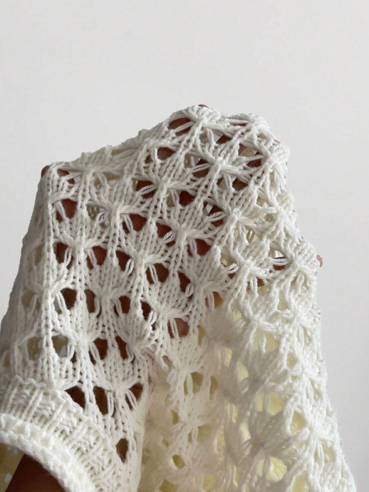 Джемпер из каталога Shein с оригинальным ажурным узором.