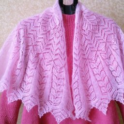 Нежная розовая шаль