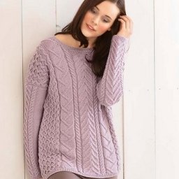 Нежно сиреневый джемпер спицами