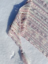 Теплая ажурная шаль "Lymantria"