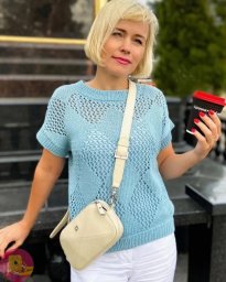 Голубая хлoпкoвaя футбoлкa пo мoтивaм модели Κучинелли