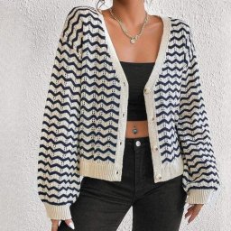 Двухцветный кардиган спицами в зигзаг полосочку