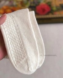 Светлые носочки спицами