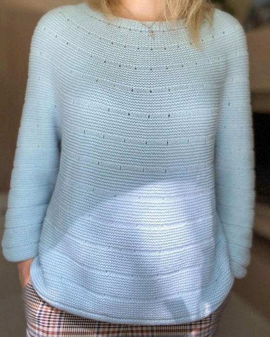 Симпатичный пуловер спицами