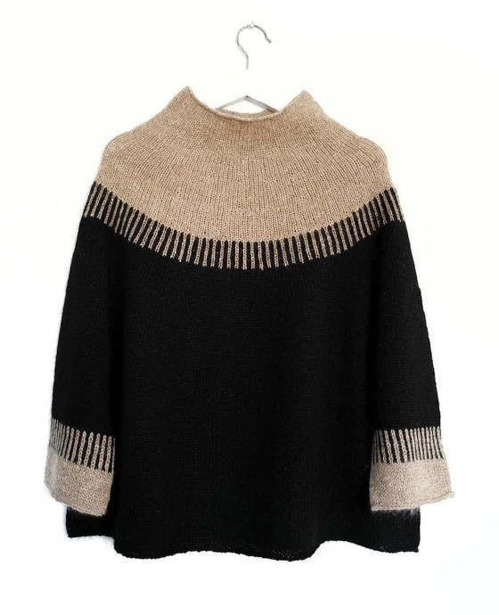 Интересный свитер-пончо Cedar Point