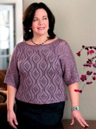 Короткий пуловер с вертикальным ажурным узором (большие размеры)