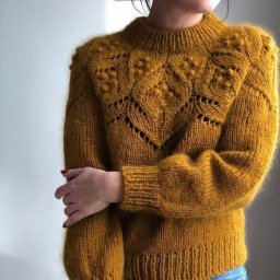 Джемпер с круглой кокеткой спицами