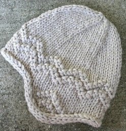 Скандинавская шапочка спицами