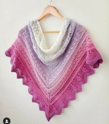 Вязаная крючком шаль: как носить и с чем сочетать
