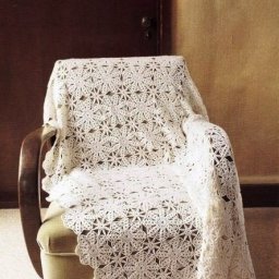 Ажурный мотив, напоминающий снежинку. Подойдет для пледика!