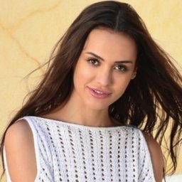 Стильный пуловер спицами