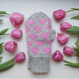 Варежки сердечные, вяжем спицами