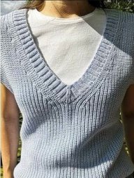 Вяжем нежную жилетку