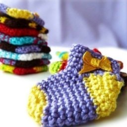 Вяжем детские носочки крючком