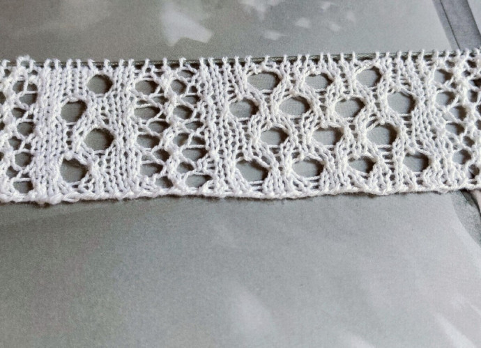 Ажурная кофточка с бахромой