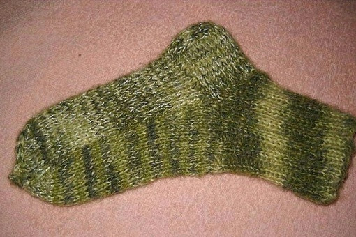 Носки с укреплённой пяткой и подошвой спицами Носки с укреплённой пяткой и подошвой спицами